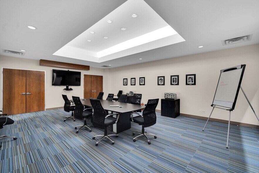 More Photos Of 1620 Valwood Pky, Carrollton Research And Development For Sale