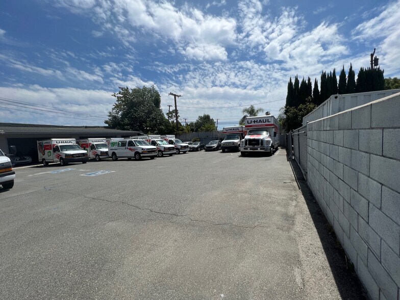 More Photos Of 910 E Whittier Blvd, La Habra Auto Dealership For Lease