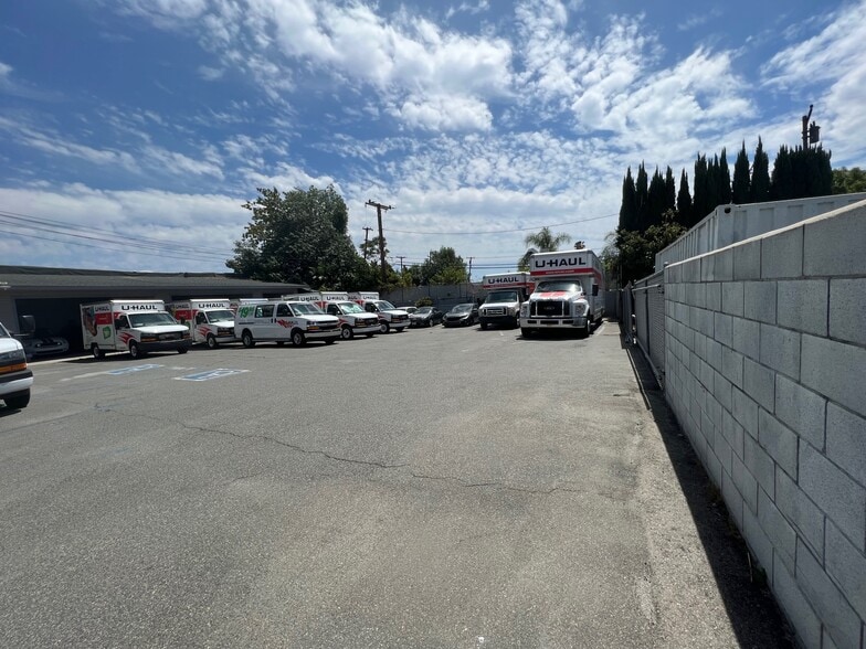 More Photos Of 910 E Whittier Blvd, La Habra Auto Dealership For Lease