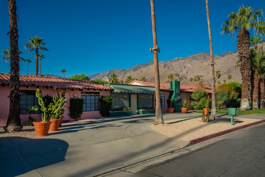 More Photos Of 555 S Warm Sands Dr, Palm Springs Hotel For Sale