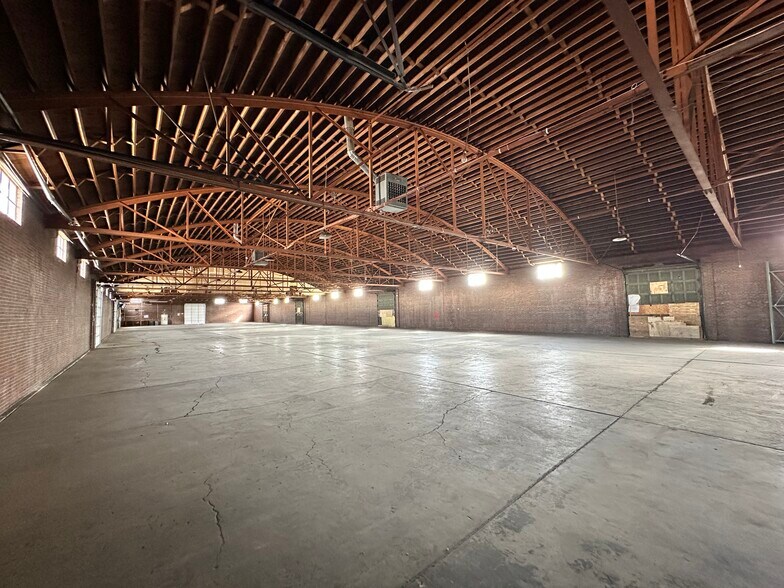 More Photos Of 5065 Colorado Blvd, Denver Warehouse For Lease