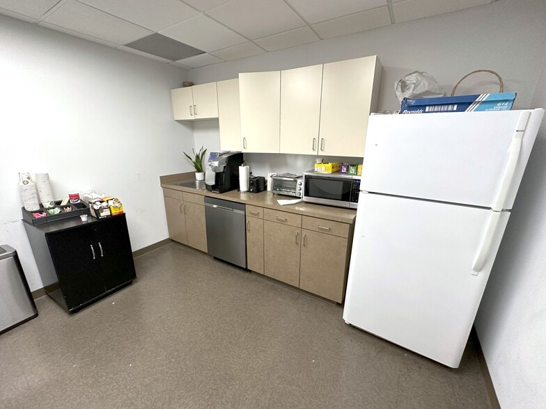 More Photos Of 12301 Wilshire Blvd, Los Angeles Office For Lease