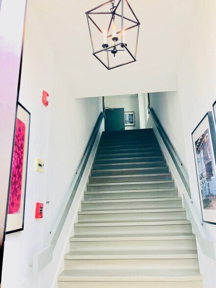 More Photos Of 19 W Putnam Ave, Greenwich Office For Lease