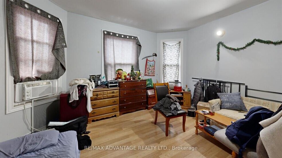 More Photos Of 193 Wharncliffe Rd N, London Apartments For Sale