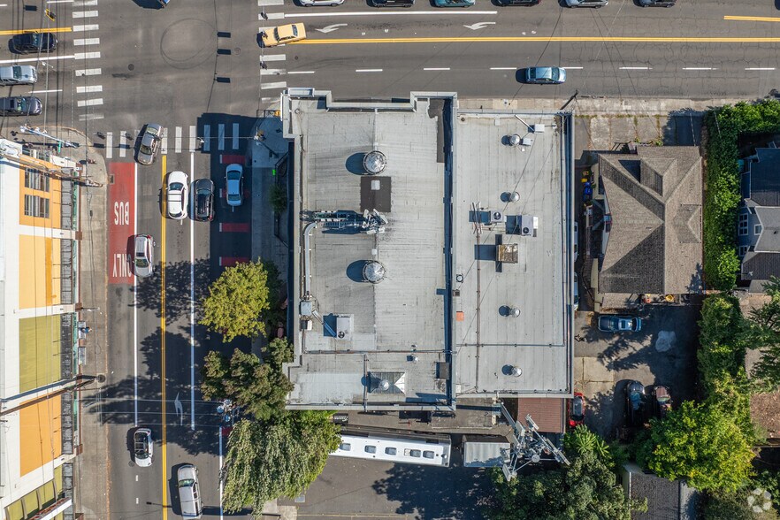 More Photos Of 3862 SE Hawthorne Blvd, Portland Movie Theatre For Sale