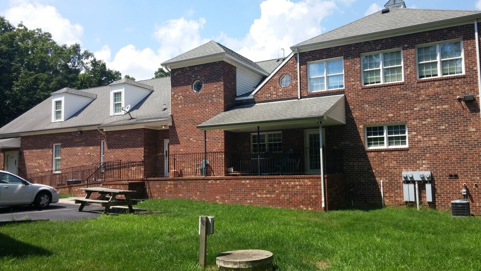 More Photos Of 3229 Anderson Hwy, Powhatan Office For Lease