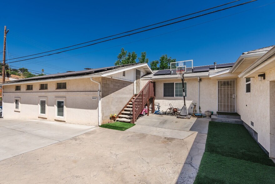 More Photos Of 8545-49 Winter Gardens Blvd, Lakeside Apartments For Sale