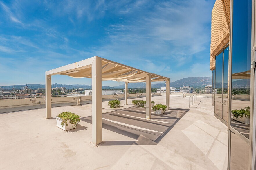 More Photos Of 2 N Lake Ave, Pasadena Office For Lease