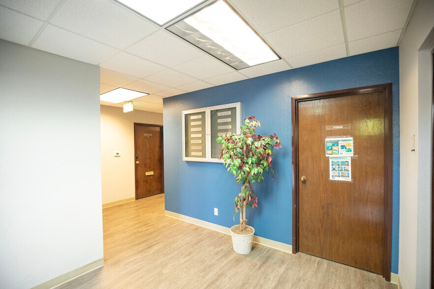 More Photos Of 3000 T St, Sacramento Office For Lease
