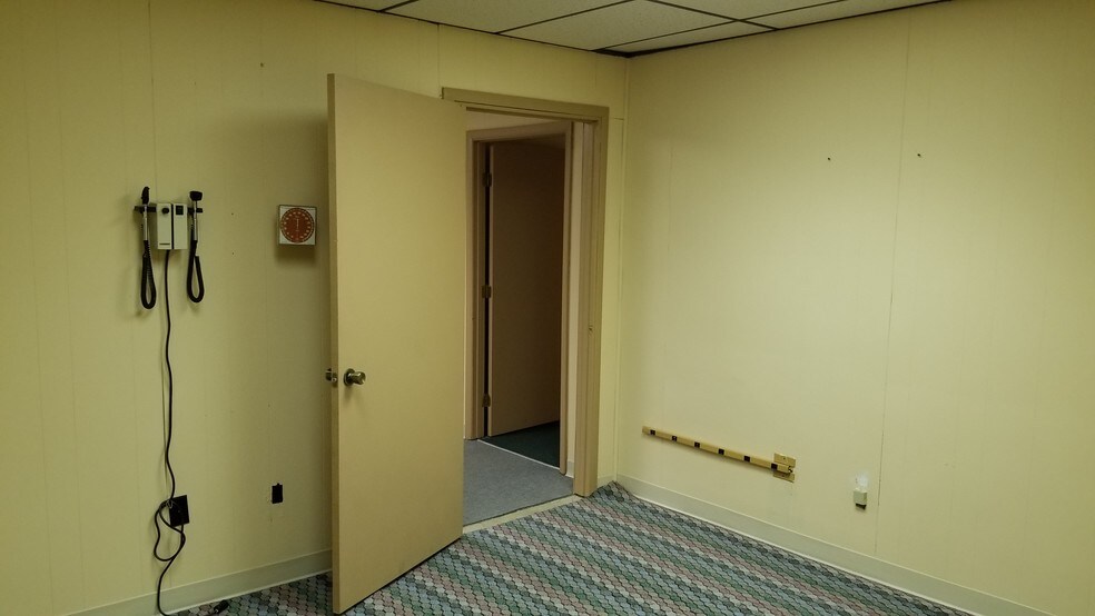 More Photos Of 215-225 S Allison Ave, Xenia Medical For Sale