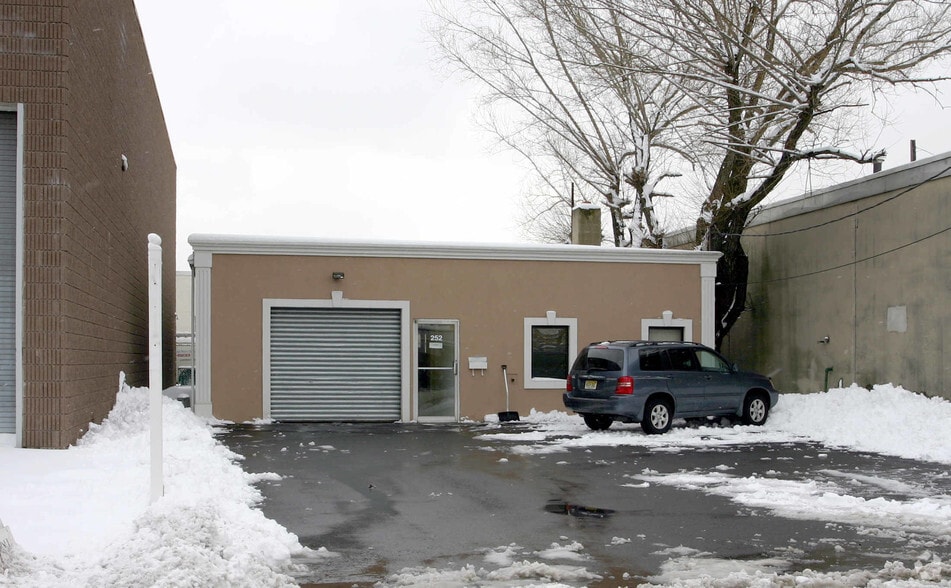 Primary Photo Of 252-254 Green St, South Hackensack Warehouse For Sale