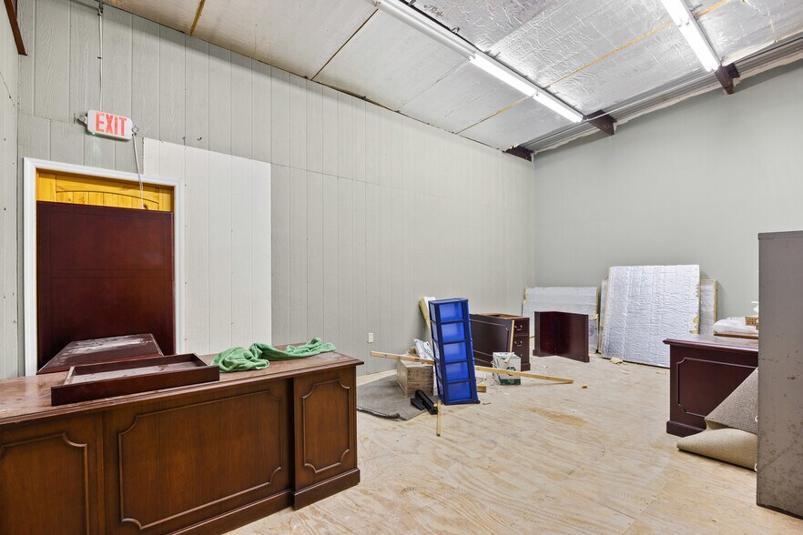 More Photos Of 69 Jessamine Ave, Georgetown Flex For Lease
