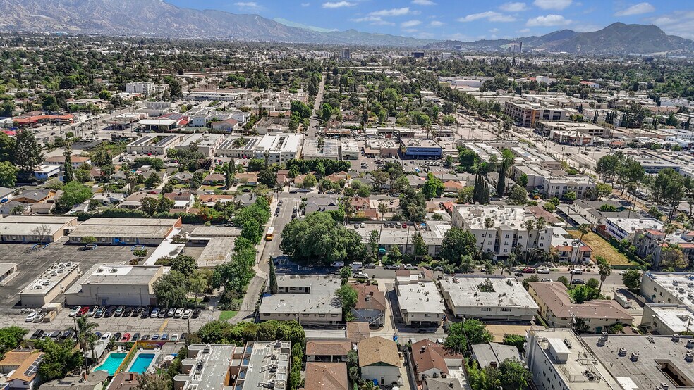 More Photos Of 5449 Bellingham Ave, Valley Village Apartments For Sale