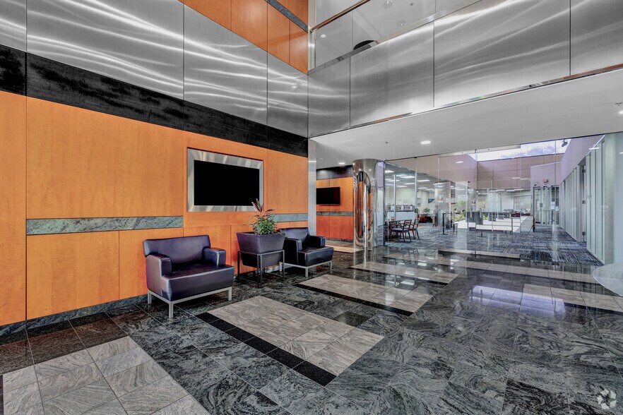 More Photos Of 400 N Sam Houston Pky E, Houston Office For Lease