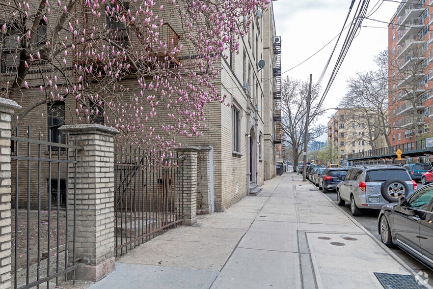 More Photos Of 3560 Olinville Ave, Bronx Apartments For Sale