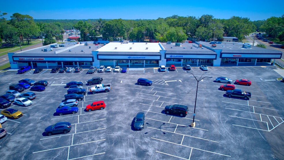 More Photos Of 650-698 S Broad St, Brooksville Unknown For Lease