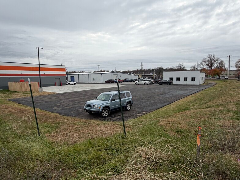 More Photos Of 319 Glades Rd, Berea Land For Lease