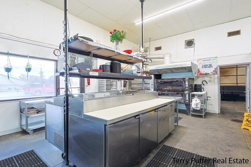 More Photos Of 246 Division St, Hesperia General Retail For Sale