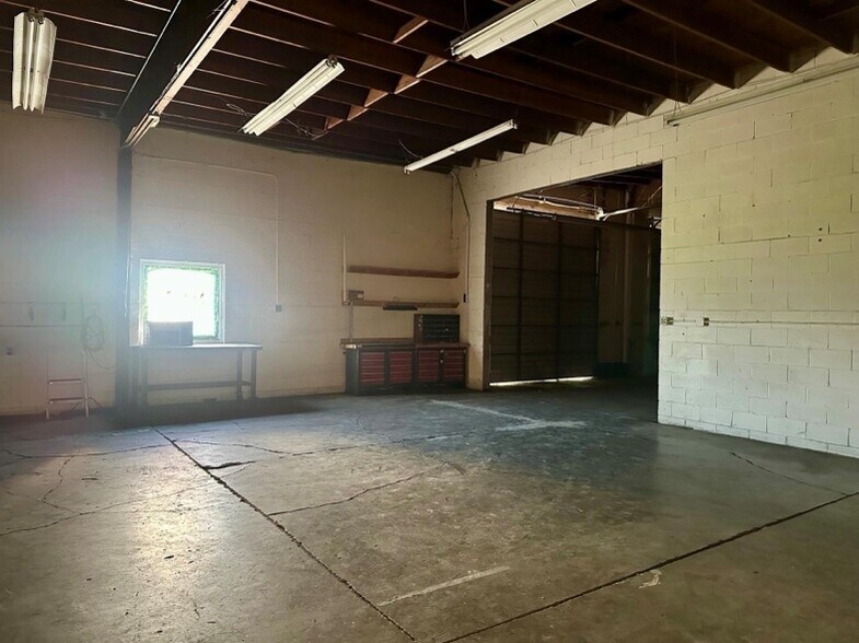 More Photos Of 3641-3645 51st Ave, Sacramento Warehouse For Lease