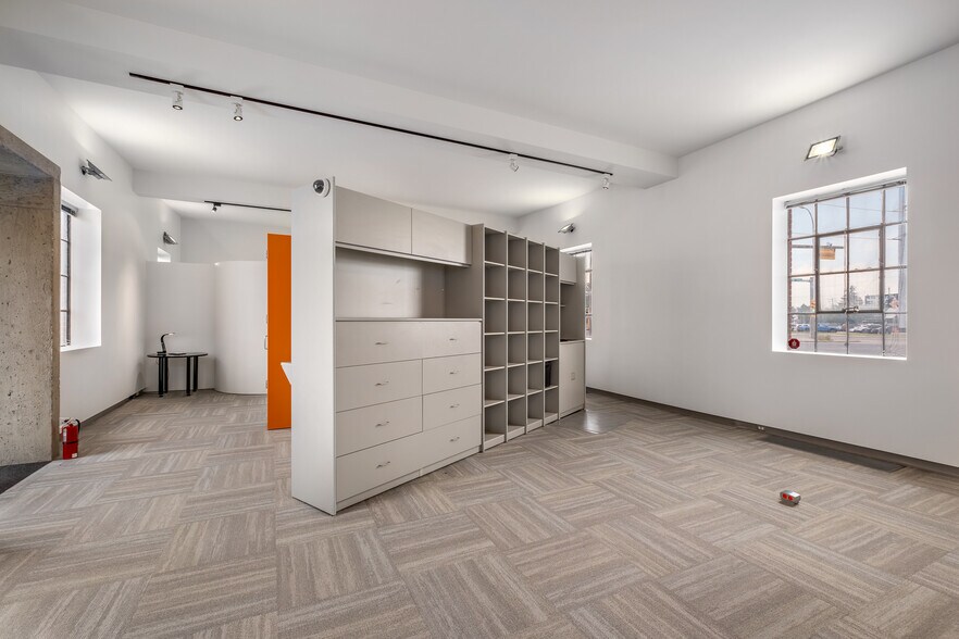 More Photos Of 2225 15th St SE, Calgary Warehouse For Sale