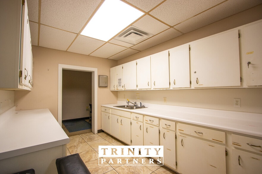 More Photos Of 110 Atrium Way, Columbia Medical For Sale
