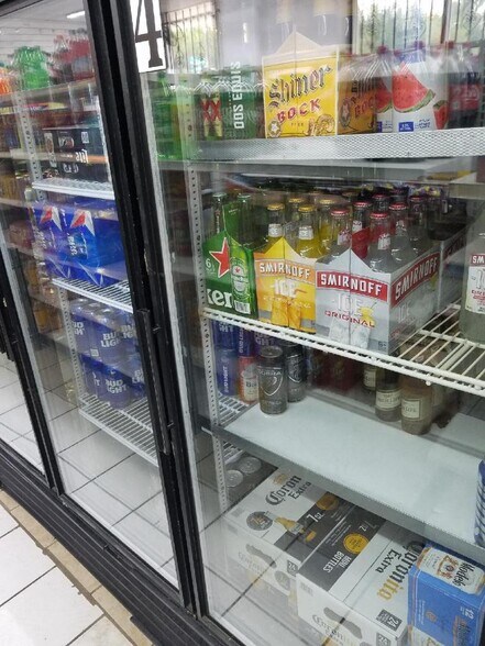 More Photos Of 1301 Griffin St, Houston Convenience Store For Sale