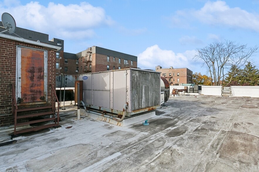 More Photos Of 3 Lehman Ter, Yonkers Congregate Senior Housing For Sale