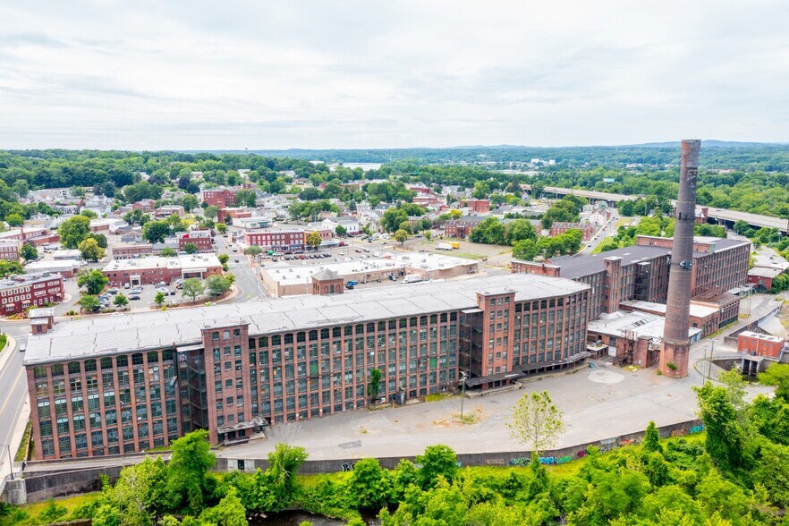 More Photos Of 165 Front St, Chicopee Apartments For Sale