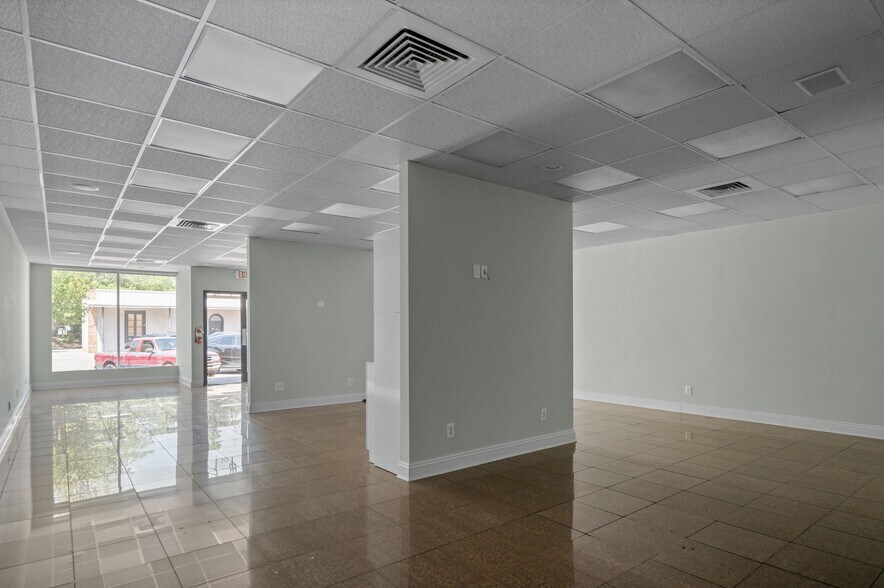 More Photos Of 212 Fairhope Ave, Fairhope Storefront For Sale