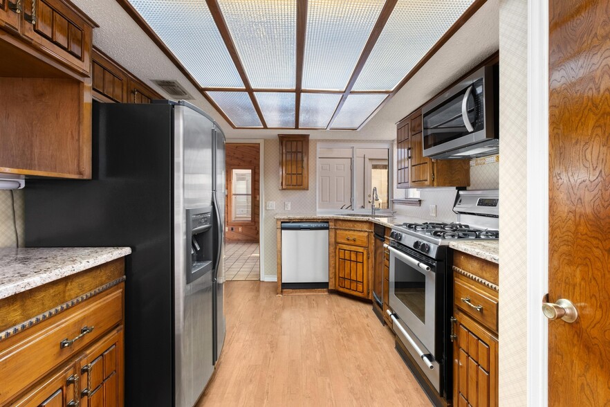 More Photos Of 121 Scott St, San Marcos Office Residential For Sale
