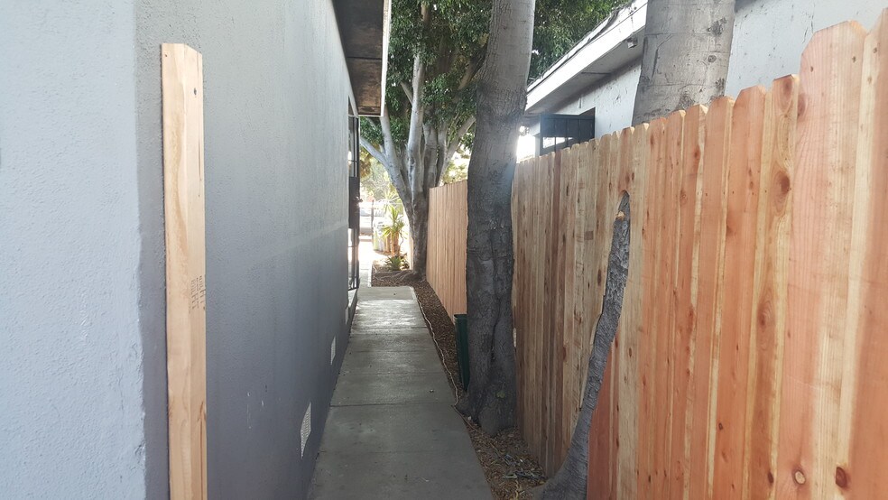 More Photos Of 8016 S Western Ave, Los Angeles Apartments For Sale