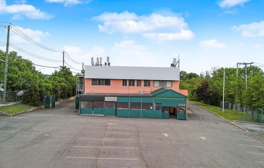 More Photos Of 2200 Arthur Kill Rd, Staten Island Distribution For Lease