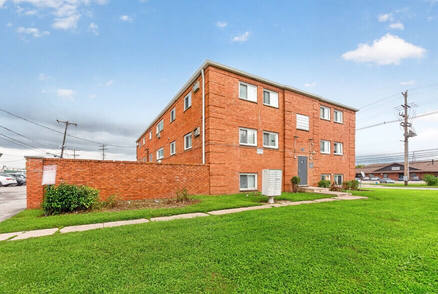 More Photos Of 3670 Seabrook Ave, Columbus Apartments For Sale