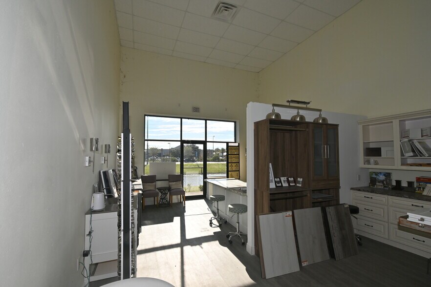 More Photos Of 700 North St, Fern Park Freestanding For Lease