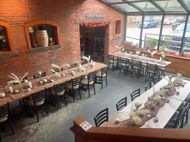 More Photos Of 78 Franklin St, Norwich Storefront Retail Office For Lease