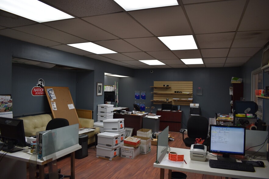 More Photos Of 600 Aisquith St, Baltimore Warehouse For Sale