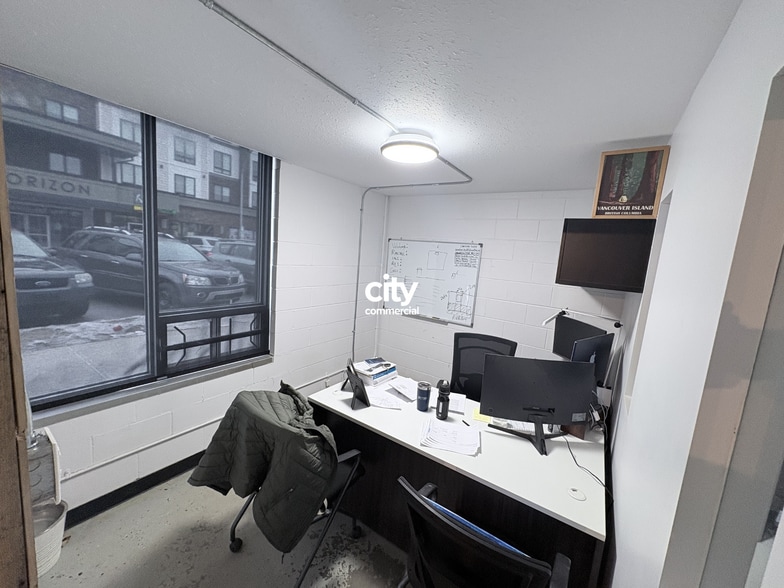 More Photos Of 10555 111th St NW, Edmonton Industrial For Sale