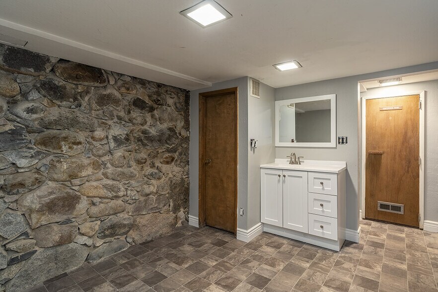 More Photos Of 120 Pickard Pl, Reno Office For Lease