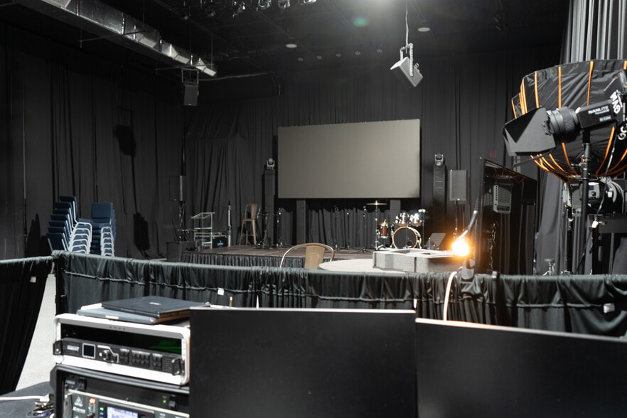 More Photos Of 14066 NW 82nd Unit #8-a Ave, Miami Lakes Sports And Entertainment For Sale