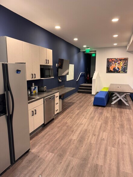 More Photos Of 6470 N Shadeland Ave, Indianapolis Office For Lease