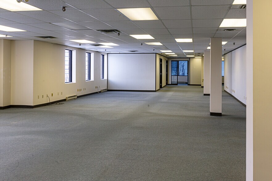 More Photos Of 159-161 Main St, Bathurst Office For Sale