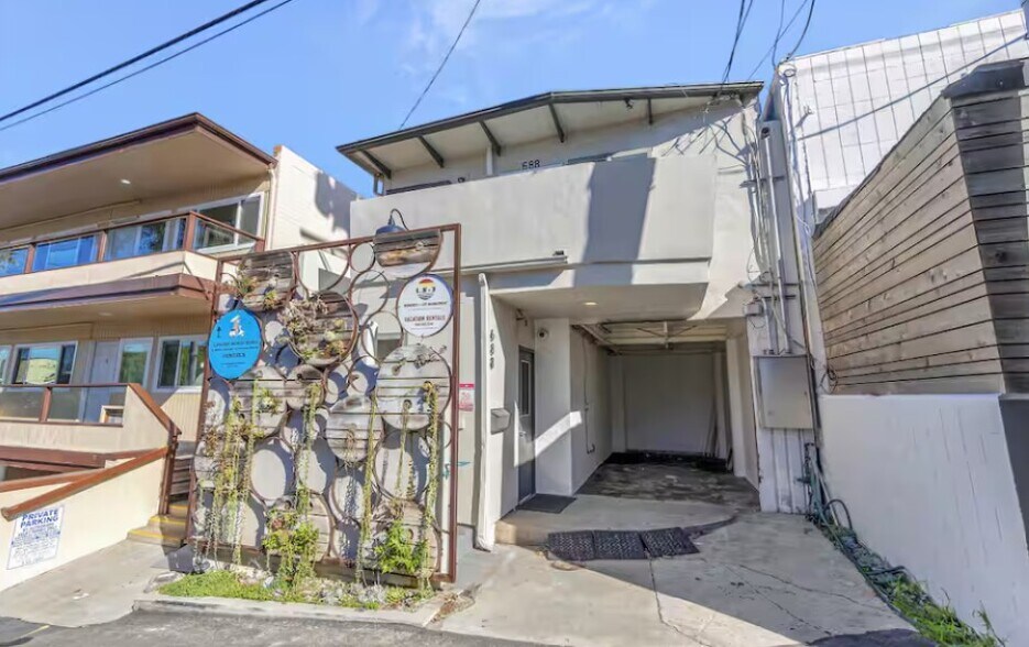 More Photos Of 687-691 S Coast Hwy, Laguna Beach Storefront Retail Office For Sale