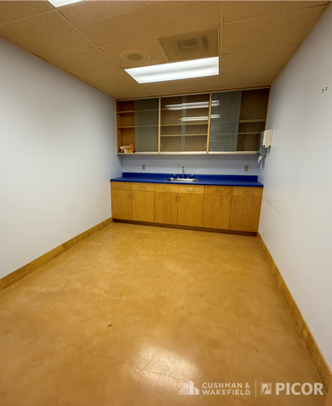 More Photos Of 1980 W Hospital Dr, Tucson Medical For Sale