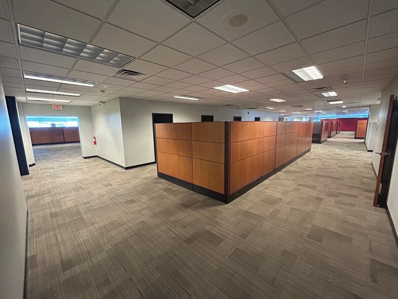 More Photos Of 2800 Gilbert Ave, Cincinnati Office For Sale