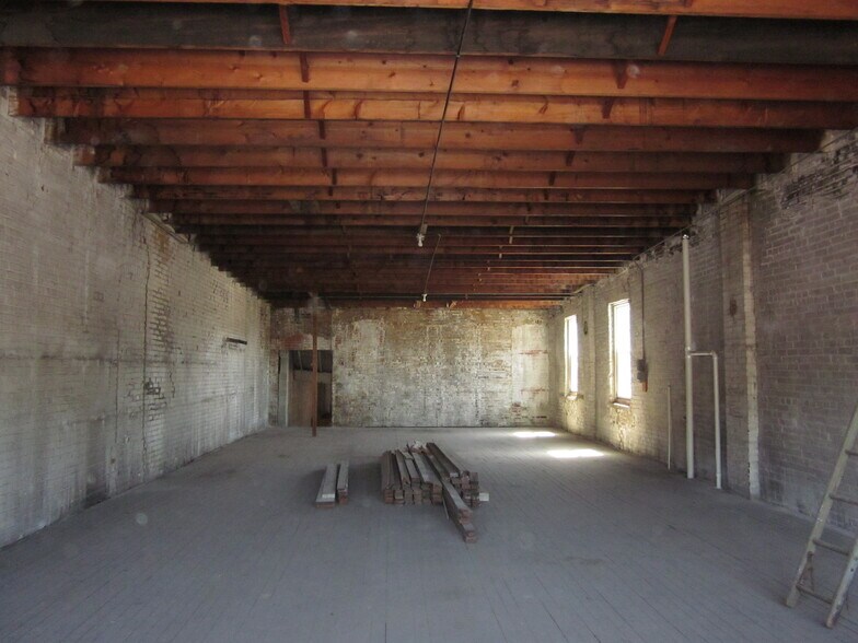 More Photos Of 1604 Frederick Ave, Saint Joseph Specialty For Sale
