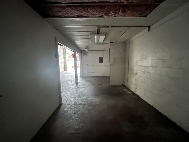 More Photos Of 4131 Lenox Ave, Jacksonville Warehouse For Lease