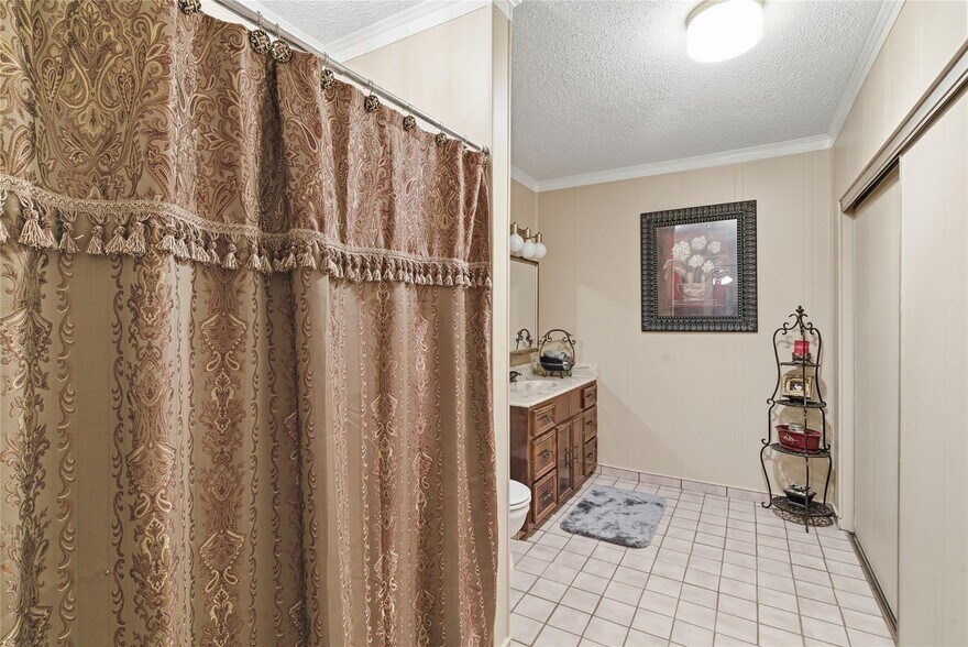 More Photos Of 226 E Blackjack St, Dublin Storefront Retail Residential For Sale