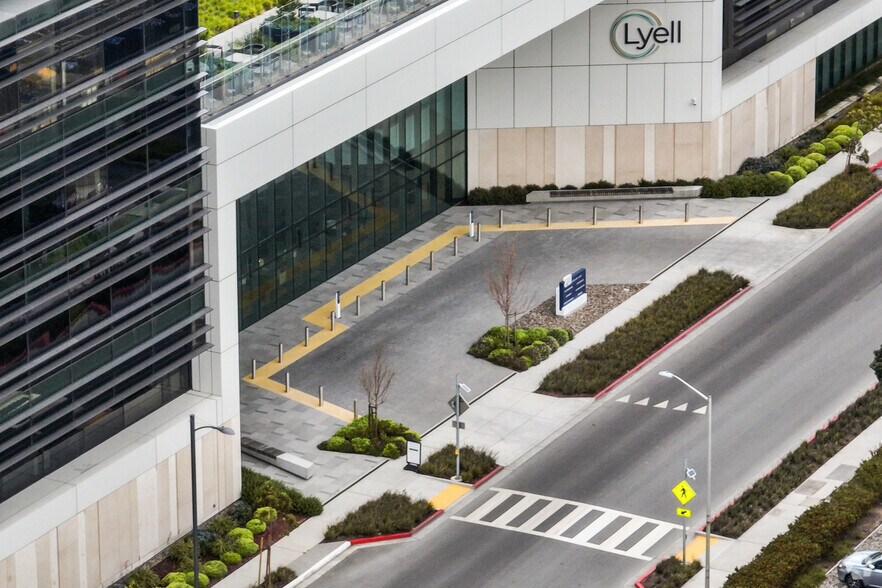 More Photos Of 201 Haskins Way, South San Francisco Research And Development For Lease