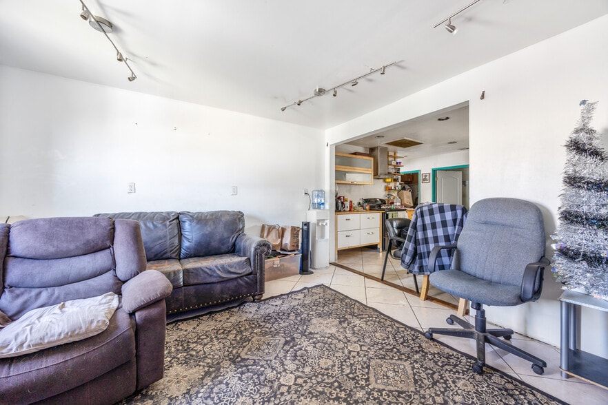 More Photos Of 150 S Monte Vista Ave, San Dimas Loft Creative Space For Sale