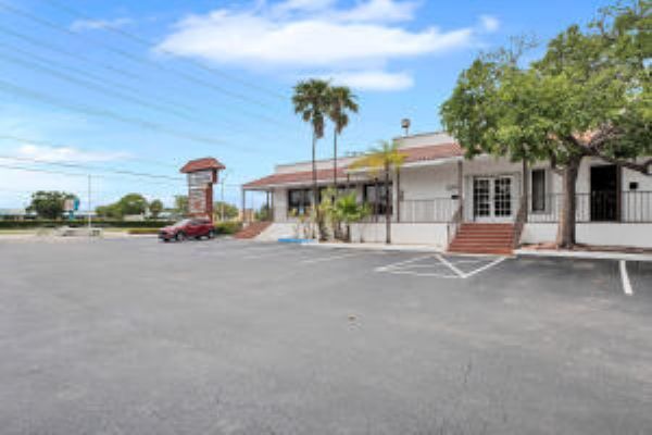 More Photos Of 5701 Overseas Hwy, Marathon Medical For Sale